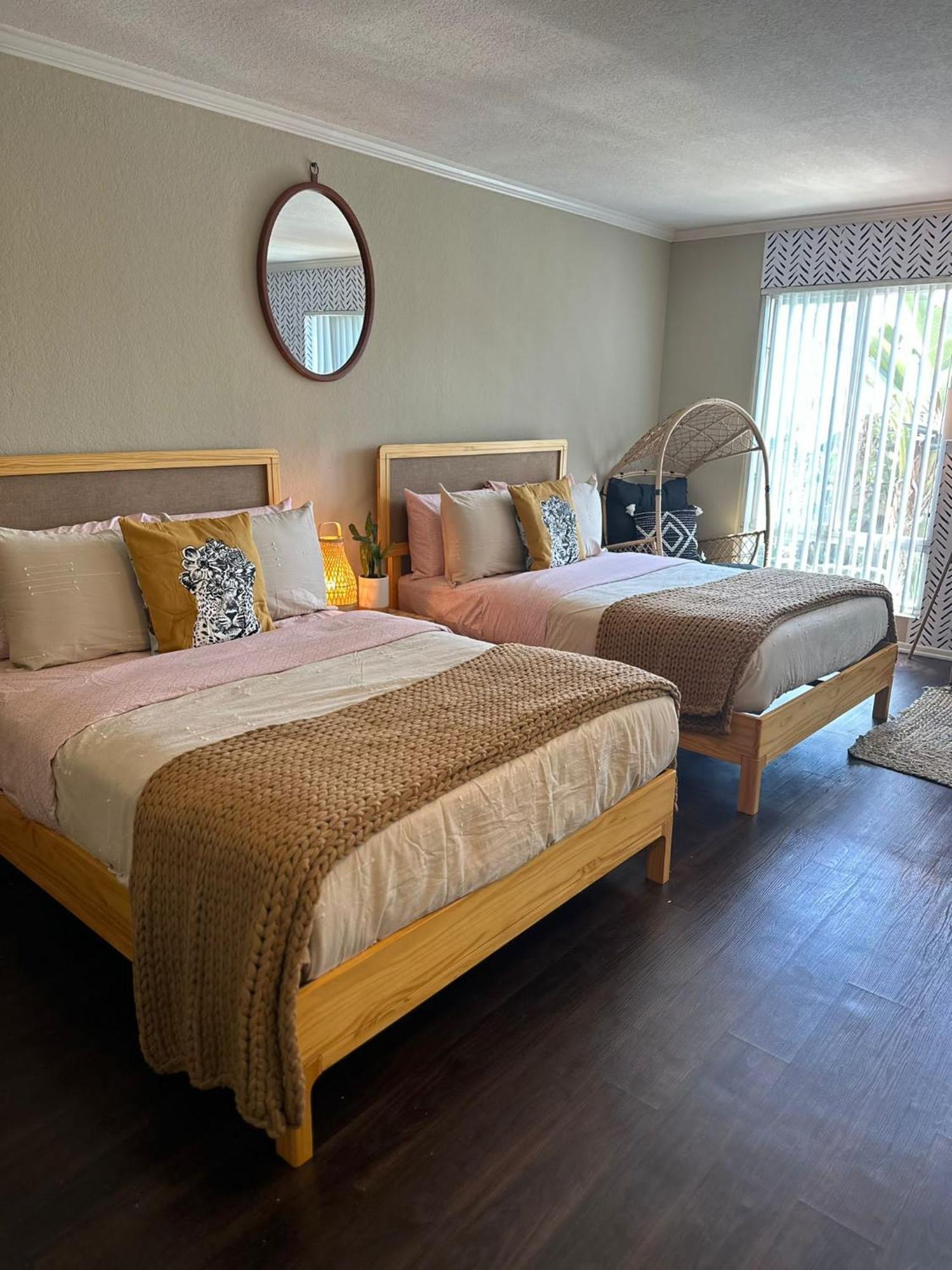 Loft Apartments At Hollywood Free Parking Close To Studios Universal Los Ángeles Exterior foto